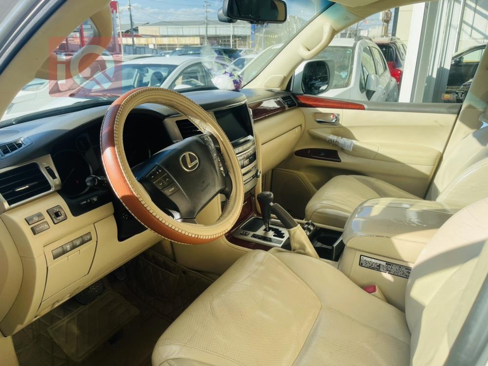 Lexus LX